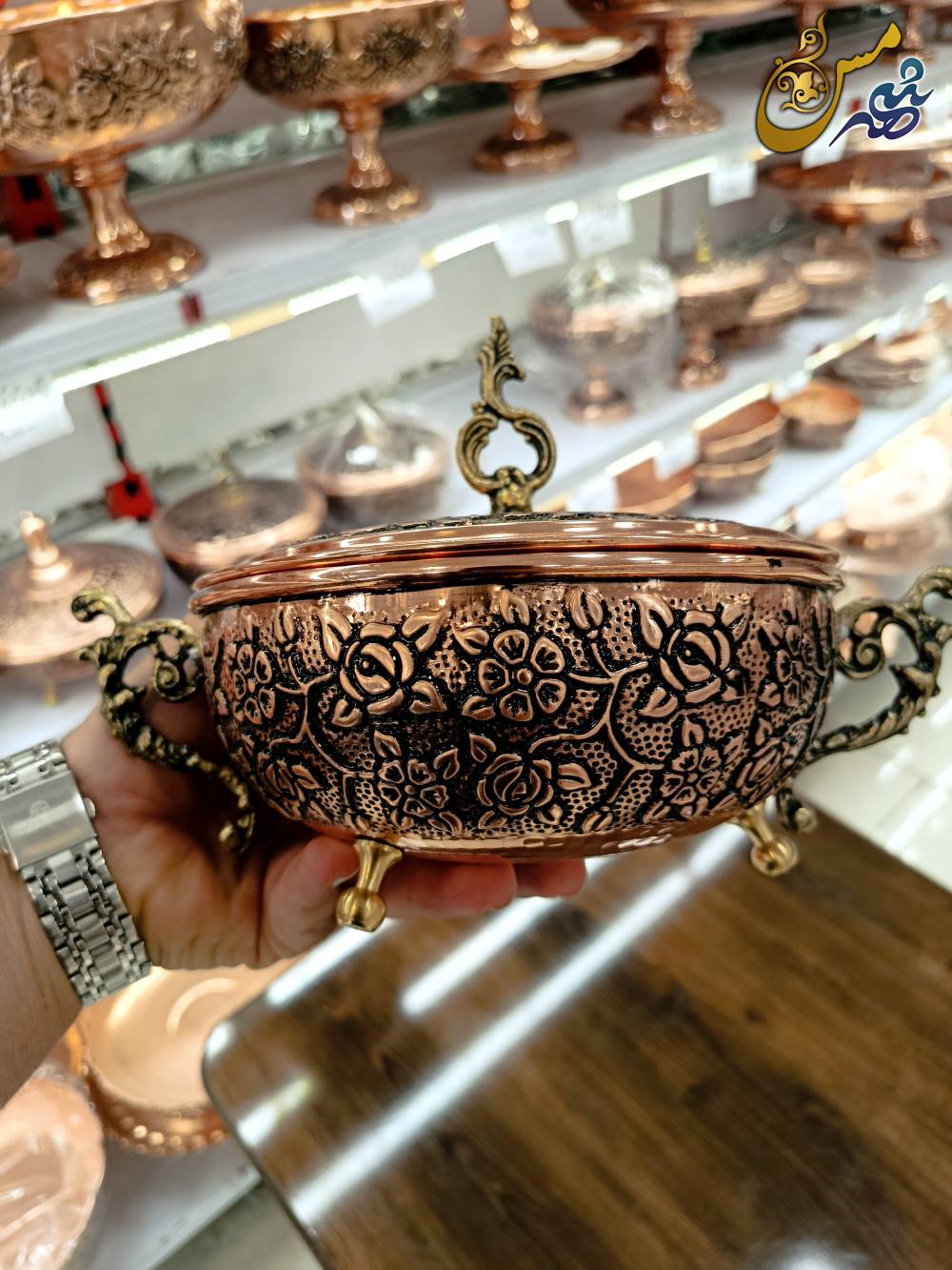 گز خوری دسته دار گل درشت سه پایه