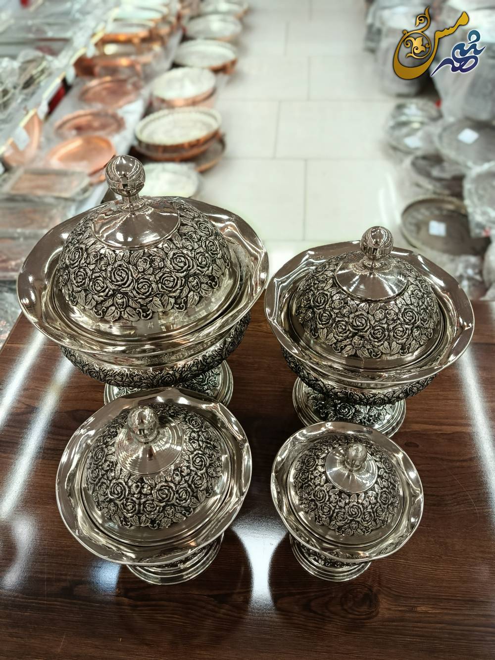 سرویس پذیرایی مسی گلبرگ درب دار و پایه دار کروم