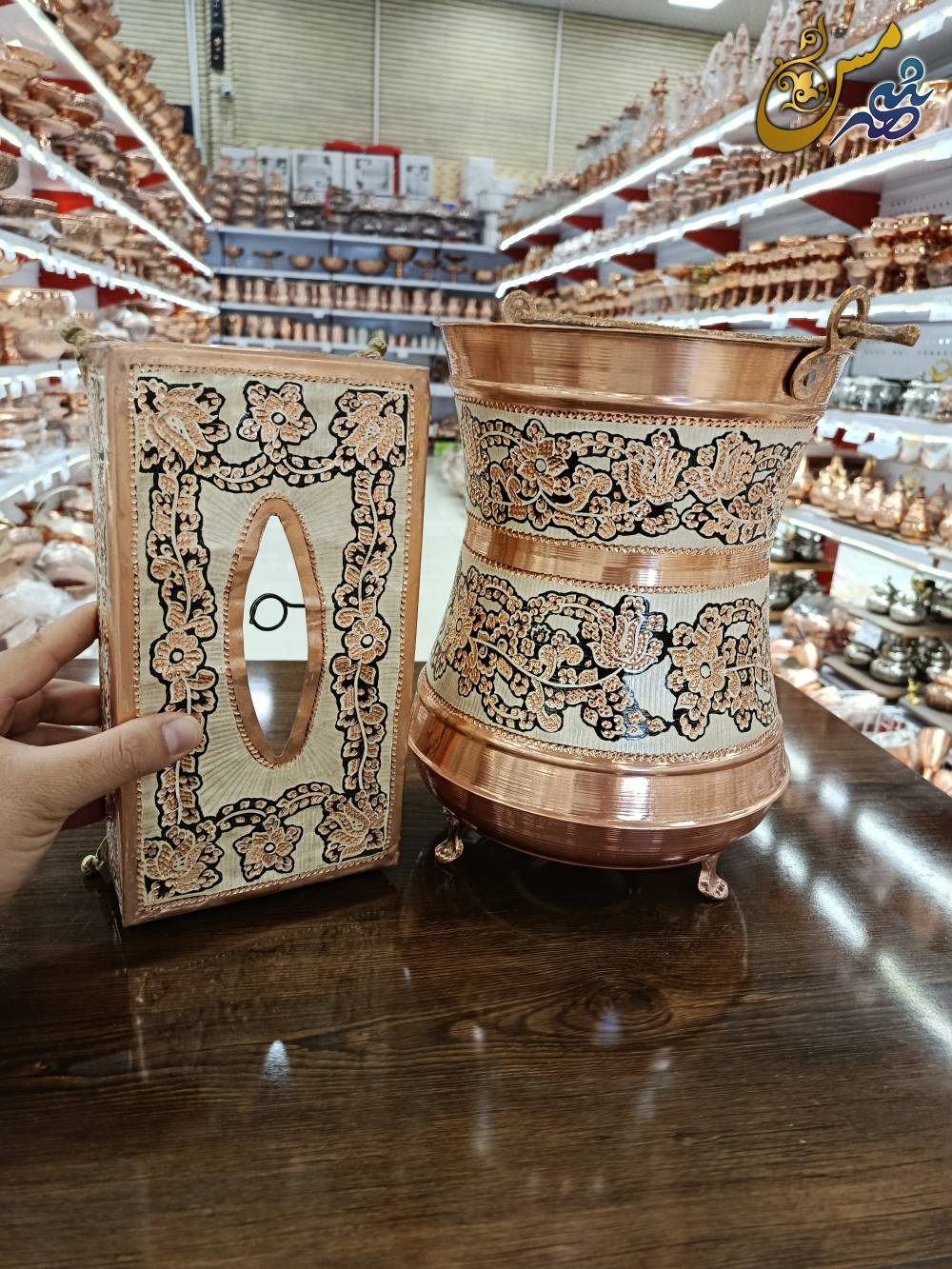 جا دستمالی و سطل مسی نقره کوب